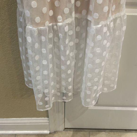 Vici women’s puff sleeve polka dot white & tan dress in medium - Picture 3 of 11